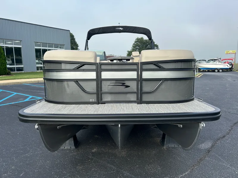 Slide: The Image of Bennington 23SSR LUXE 2027 - 5