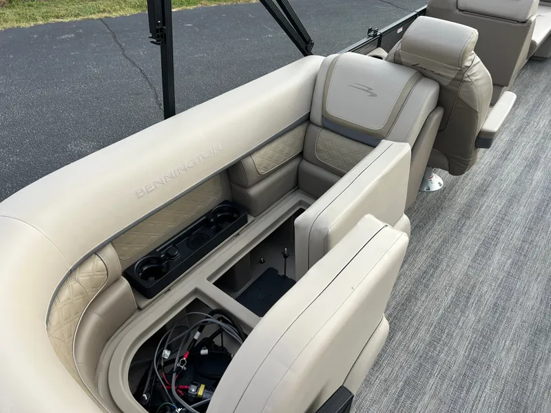 Slide: The Image of Bennington 23SSR LUXE 2027 - 11