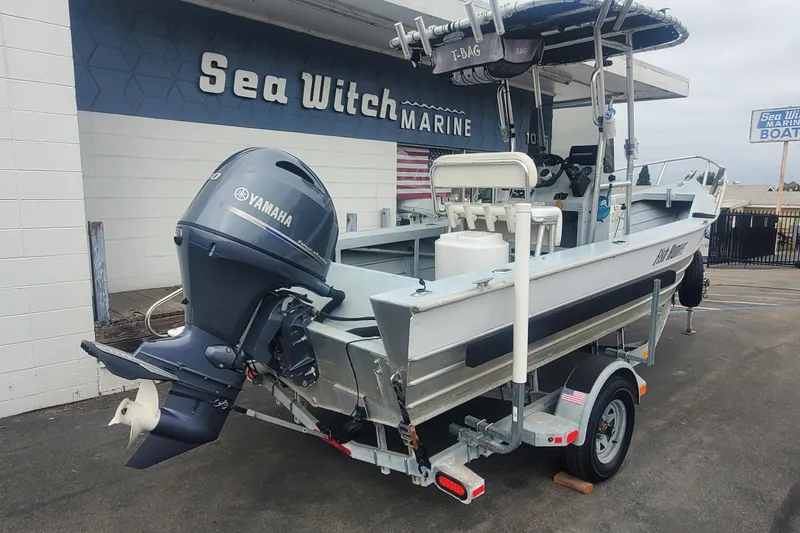 Slide: The Image of 2017 Klamath Bayrunner 19 Baja boat with Yamaha outboard at Sea Witch Marine. - 2