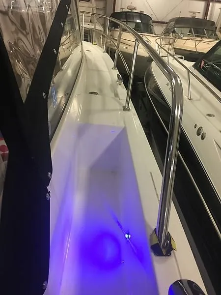Slide: The Image of 2018 Cruisers 390 Express Coupe - 10