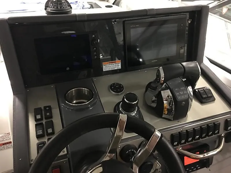 Slide: The Image of 2018 Cruisers 390 Express Coupe - 12