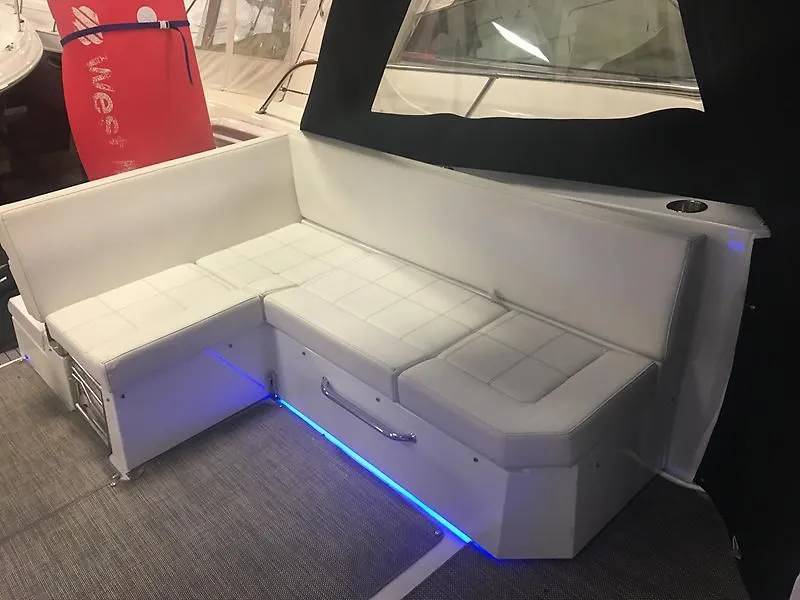Slide: The Image of 2018 Cruisers 390 Express Coupe - 21
