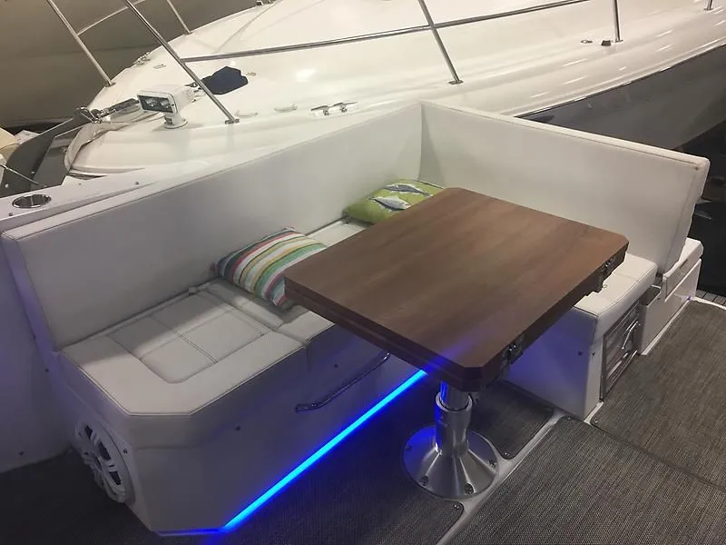 Slide: The Image of 2018 Cruisers 390 Express Coupe - 22