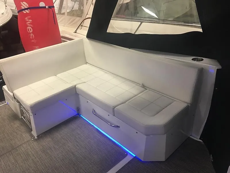 Slide: The Image of 2018 Cruisers 390 Express Coupe - 21