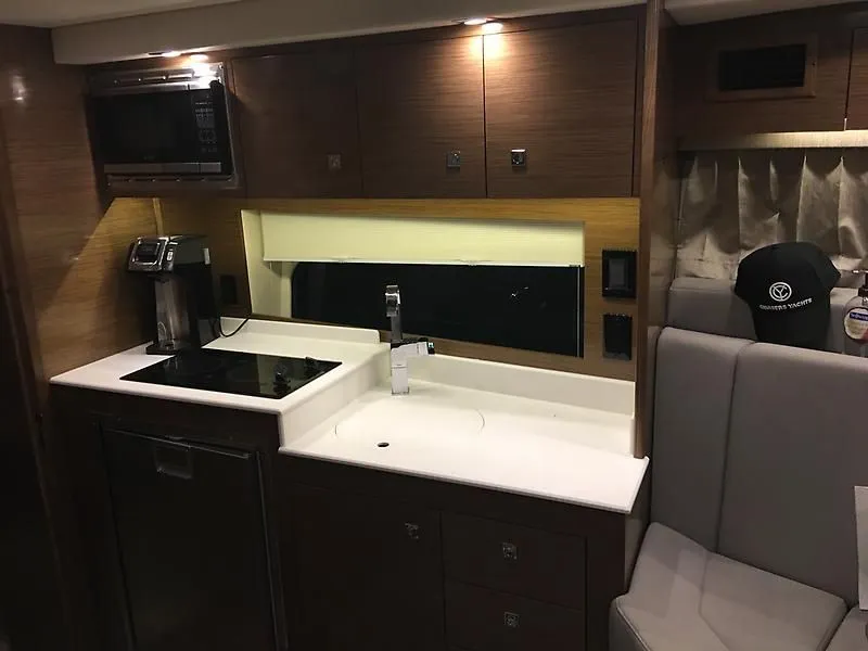 Slide: The Image of 2018 Cruisers 390 Express Coupe - 26
