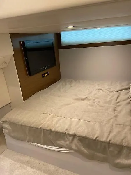 Slide: The Image of 2018 Cruisers 390 Express Coupe - 31