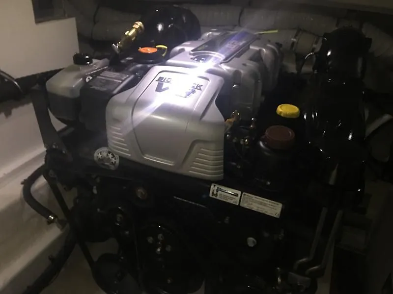 Slide: The Image of 2018 Cruisers 390 Express Coupe - 37