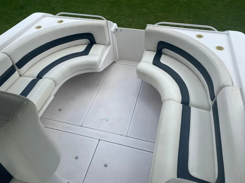 Slide: The Image of 1998 Donzi 3250 LXC - 13