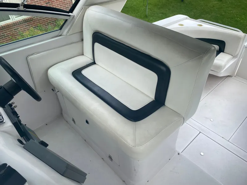 Slide: The Image of 1998 Donzi 3250 LXC - 15