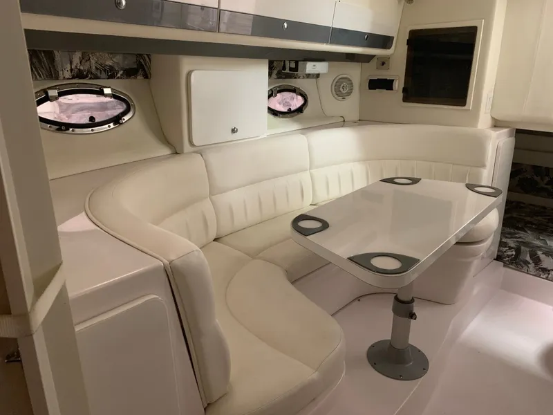 Slide: The Image of 1998 Donzi 3250 LXC - 17
