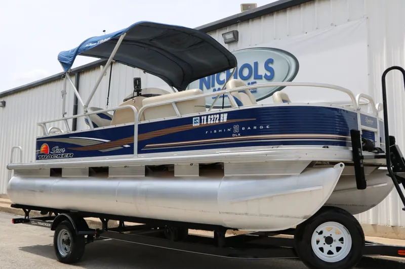 The Image of Sun Tracker Fishing Barge 20 DLX 2013 - 1