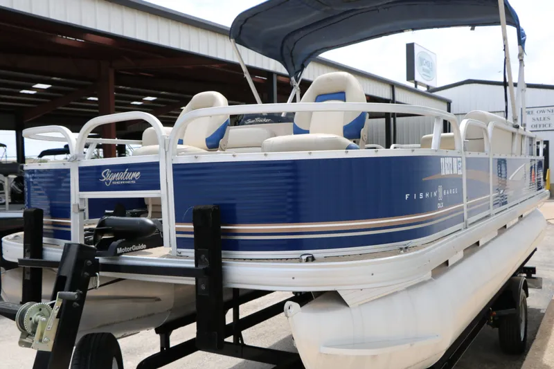 Slide: The Image of Sun Tracker Fishing Barge 20 DLX 2013 - 15