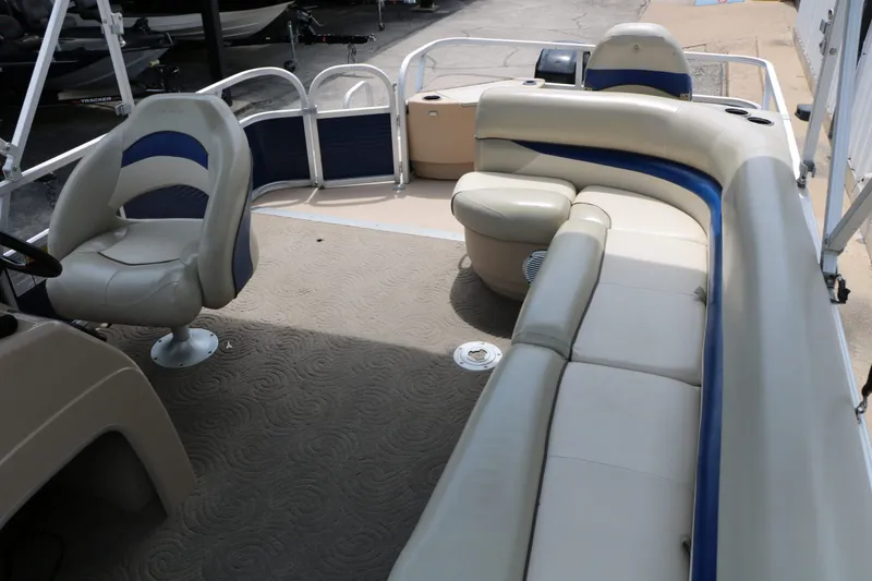 Slide: The Image of Sun Tracker Fishing Barge 20 DLX 2013 - 21