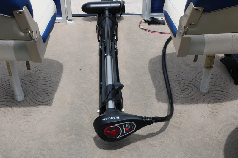 Slide: The Image of Sun Tracker Fishing Barge 20 DLX 2013 - 38