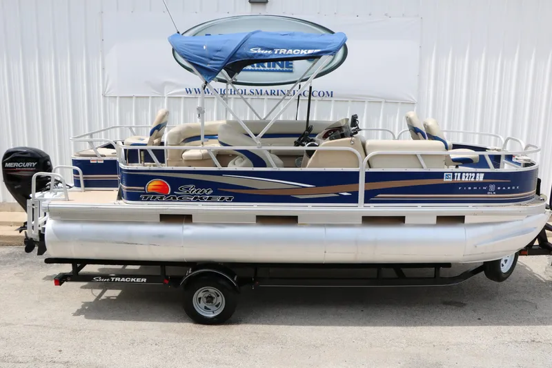 Slide: The Image of Sun Tracker Fishing Barge 20 DLX 2013 - 9