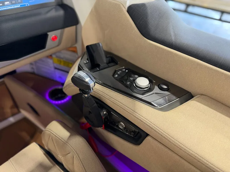 Slide: The Image of Nautique Super Air Nautique G25 Paragon 2026 - 28