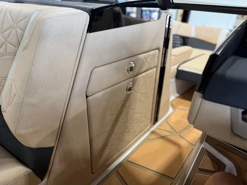 Slide: The Image of Nautique Super Air Nautique G25 Paragon 2026 - 36