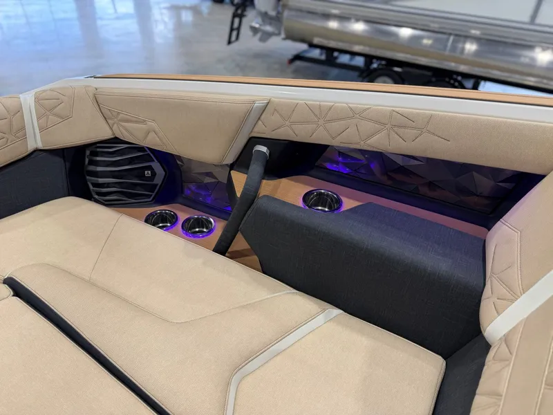 Slide: The Image of Nautique Super Air Nautique G25 Paragon 2026 - 43