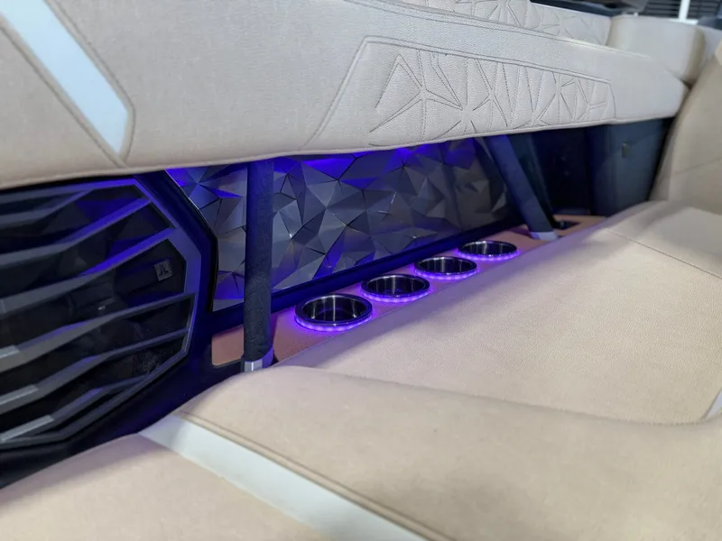 Slide: The Image of Nautique Super Air Nautique G25 Paragon 2026 - 22