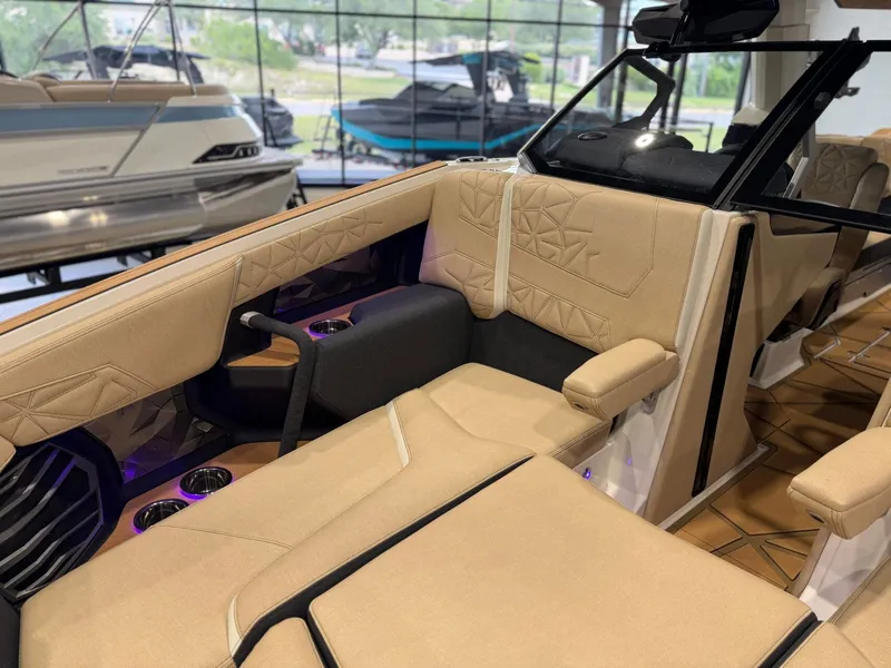 Slide: The Image of Nautique Super Air Nautique G25 Paragon 2026 - 44
