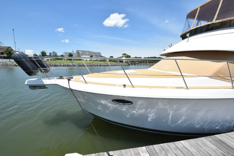 Slide: The Image of Carver Yachts 356 Motor Yacht 2001 - 7