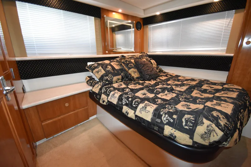 Slide: The Image of Carver Yachts 356 Motor Yacht 2001 - 47