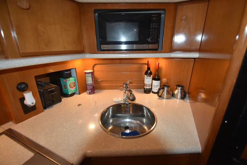 Slide: The Image of Carver Yachts 356 Motor Yacht 2001 - 30