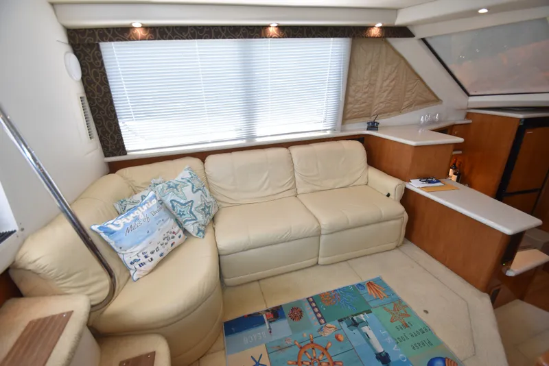 Slide: The Image of Carver Yachts 356 Motor Yacht 2001 - 23