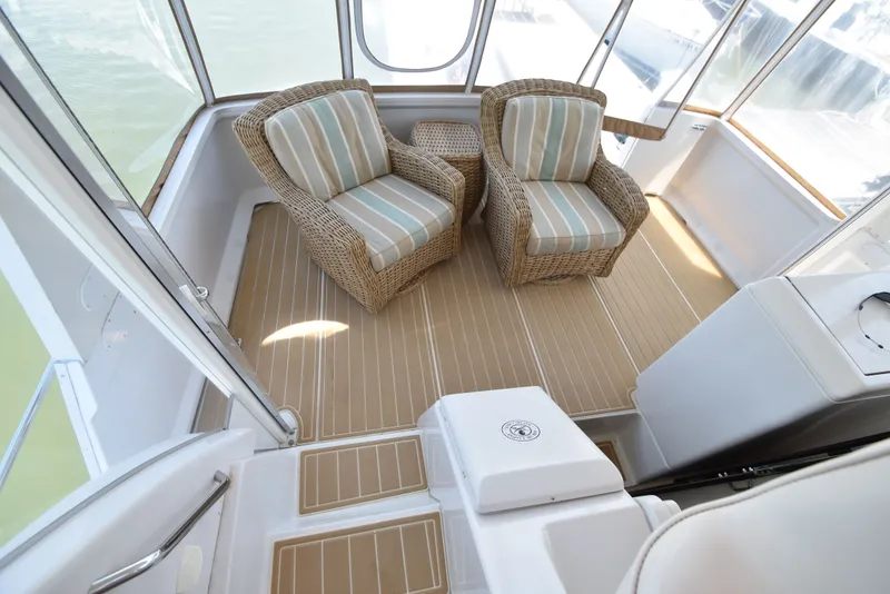 Slide: The Image of Carver Yachts 356 Motor Yacht 2001 - 12
