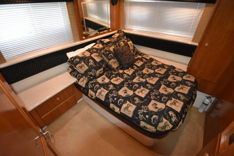 Slide: The Image of Carver Yachts 356 Motor Yacht 2001 - 46