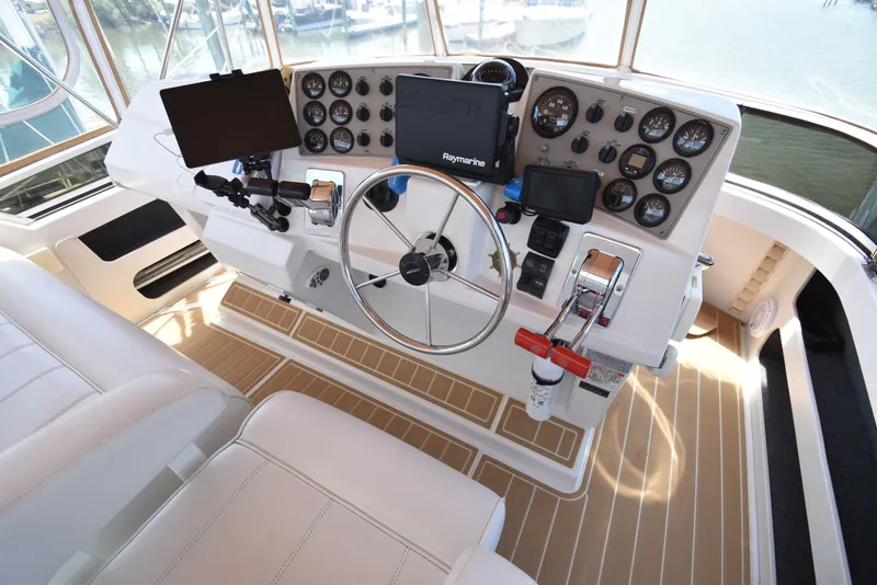Slide: The Image of Carver Yachts 356 Motor Yacht 2001 - 17
