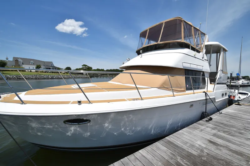 Slide: The Image of Carver Yachts 356 Motor Yacht 2001 - 6