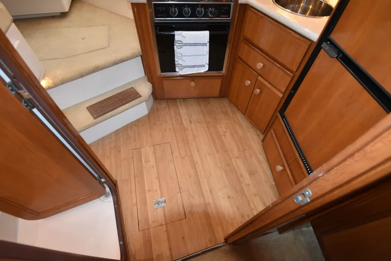 Slide: The Image of Carver Yachts 356 Motor Yacht 2001 - 43