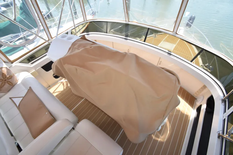 Slide: The Image of Carver Yachts 356 Motor Yacht 2001 - 13