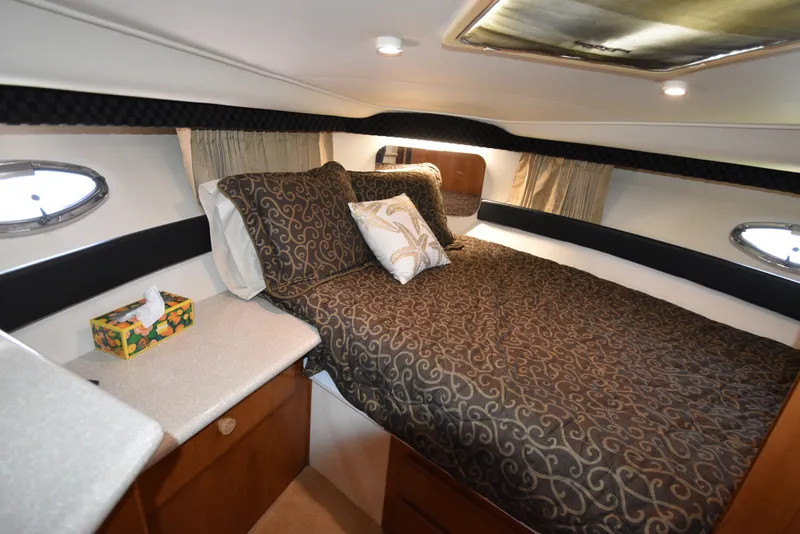 Slide: The Image of Carver Yachts 356 Motor Yacht 2001 - 40