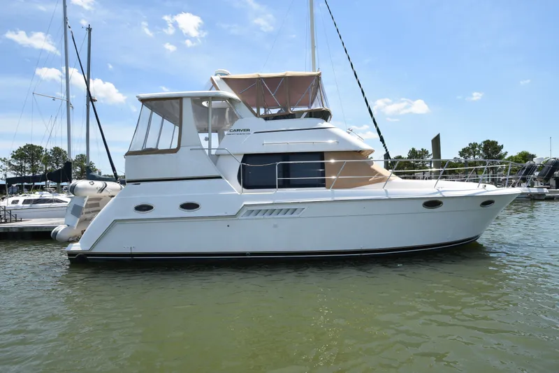 Slide: The Image of Carver Yachts 356 Motor Yacht 2001 - 1