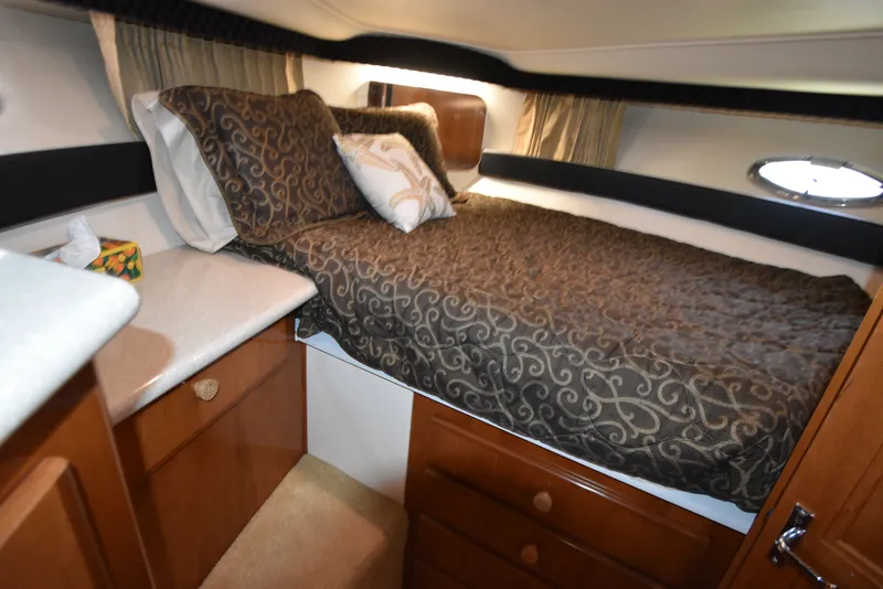 Slide: The Image of Carver Yachts 356 Motor Yacht 2001 - 41