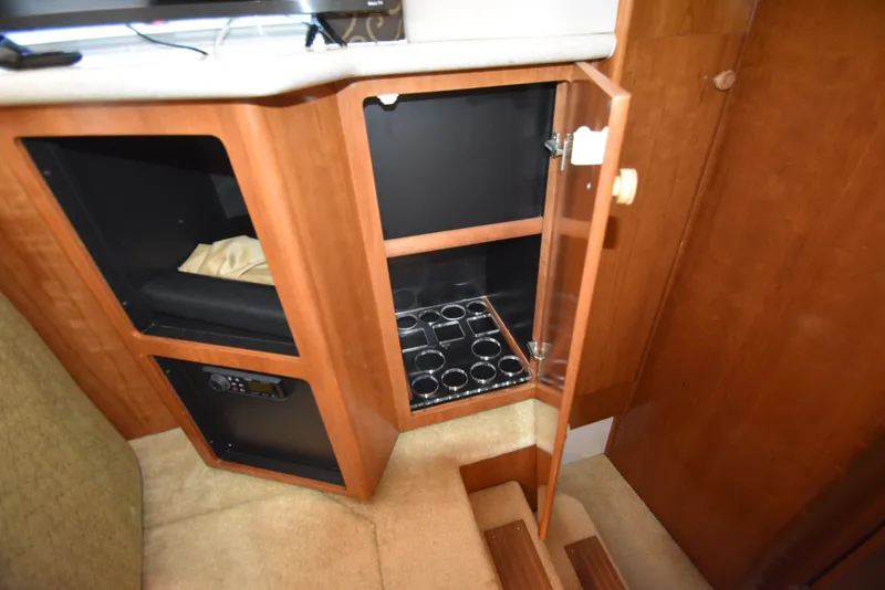Slide: The Image of Carver Yachts 356 Motor Yacht 2001 - 49
