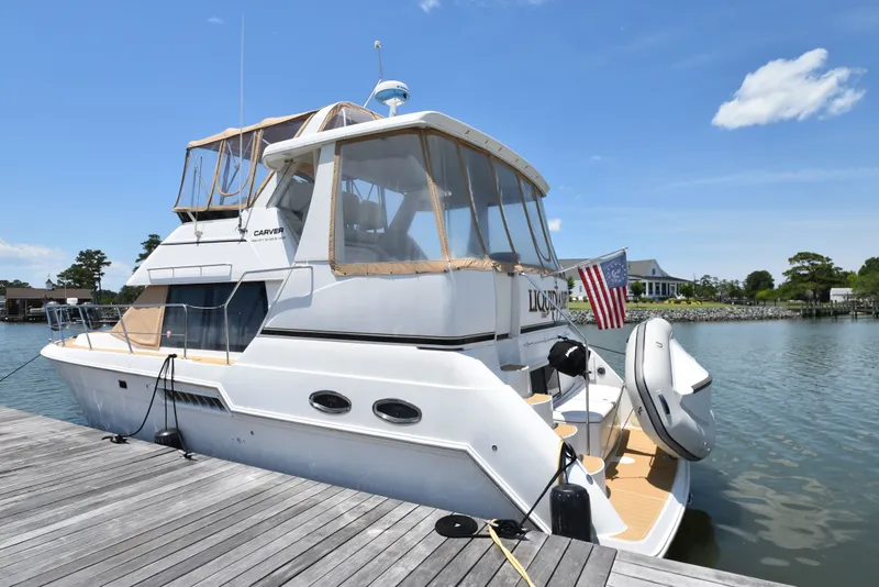 Slide: The Image of Carver Yachts 356 Motor Yacht 2001 - 4