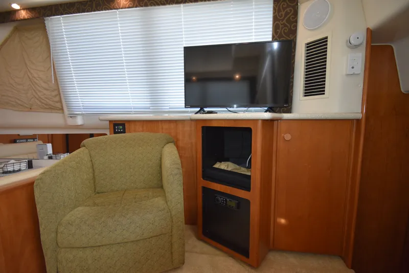 Slide: The Image of Carver Yachts 356 Motor Yacht 2001 - 25