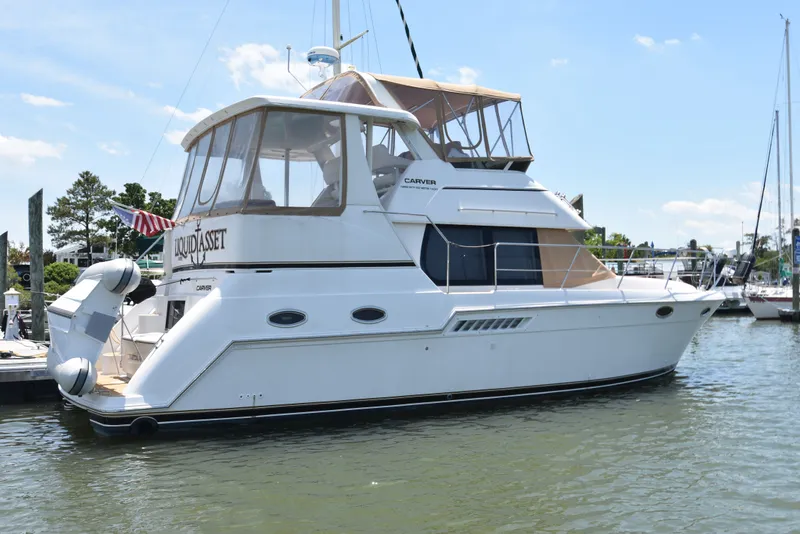 The Image of Carver Yachts 356 Motor Yacht 2001 - 0