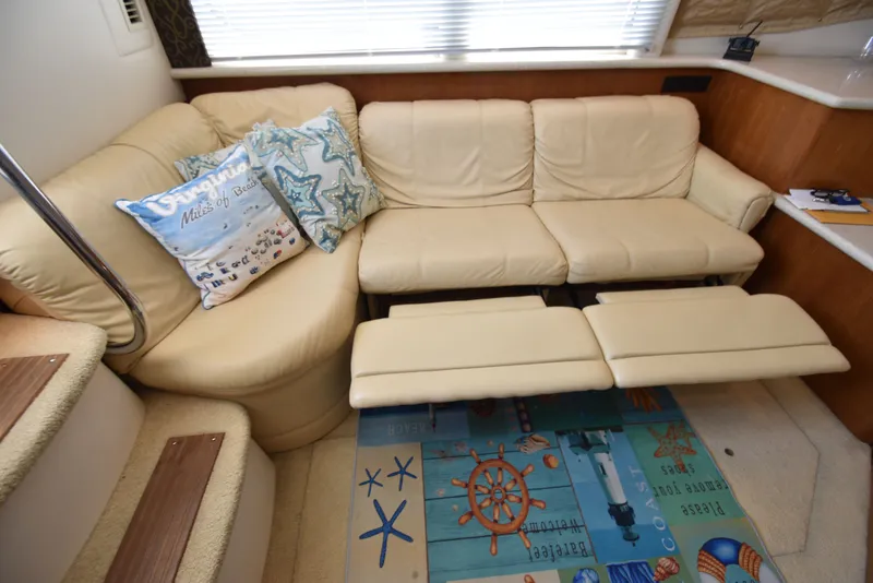 Slide: The Image of Carver Yachts 356 Motor Yacht 2001 - 24