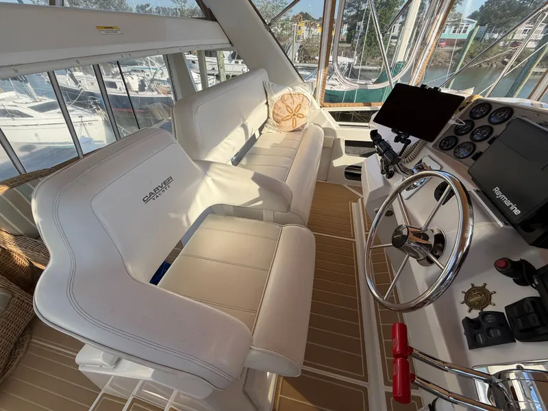 Slide: The Image of Carver Yachts 356 Motor Yacht 2001 - 16