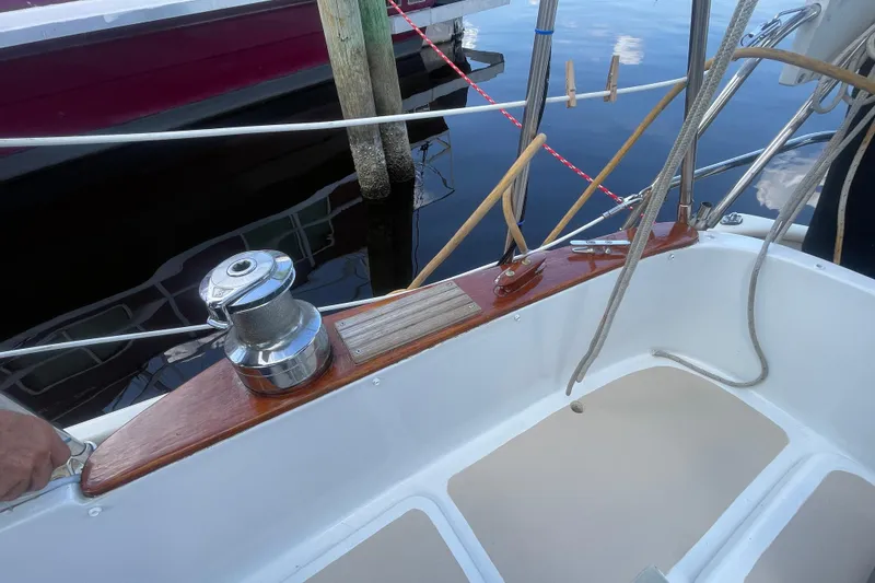 Slide: The Image of Cockpit of 1987 Hallberg-Rassy Monsun 31 sailboat with winch and ropes. - 9