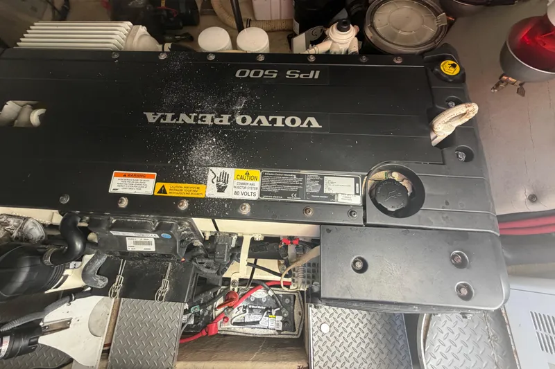 Slide: The Image of Volvo Penta IPS 500 engine in a 2016 Performance Cruiser Formula 40 boat. - 68