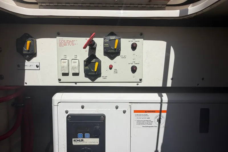 Slide: The Image of Control panel of a 2016 Formula 40 Performance Cruiser boat. - 77