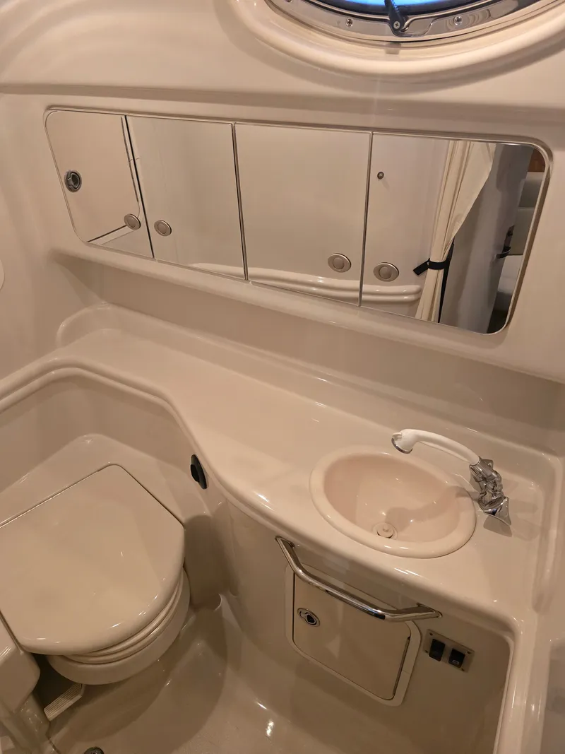Slide: The Image of Sea Ray Sundancer 320 2006 - 23