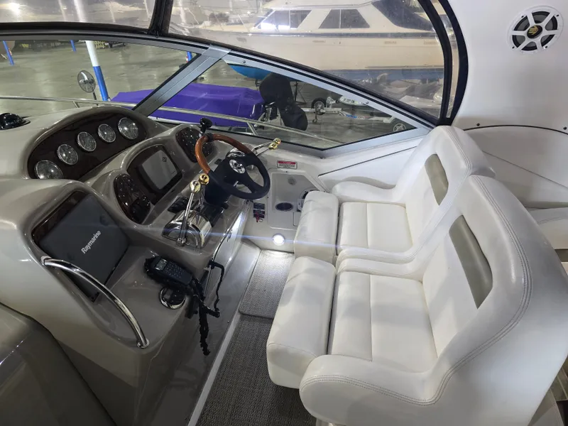 Slide: The Image of Sea Ray Sundancer 320 2006 - 5