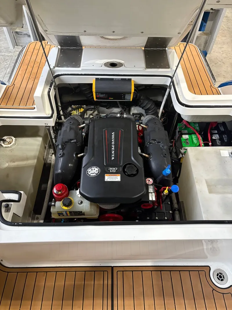 Slide: The Image of Cobalt R5 Surf 2018 - 14