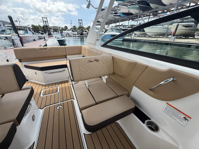 Slide: The Image of Sea Ray SDX 250 Outboard 2026 - 18